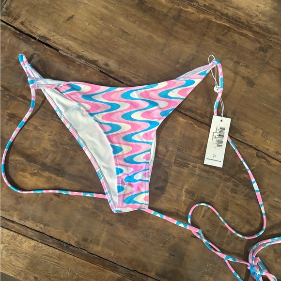 Frankie’s - Picture 3 of 3